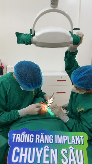 Ca cấy ghép chân răng nhân tạo implant để khôi phục lại các vị trí mất răng xen kẽ trên cung hàm cho cô Hiền tại cơ sở Thái Nguyên