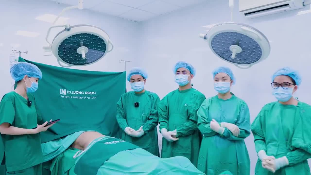 Ca hút mỡ bụng cho chị khách Việt kiều Đức U60.