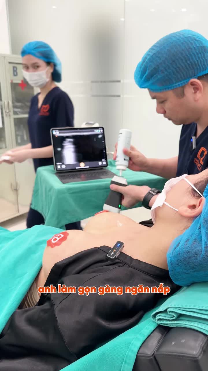 Thăm khám và theo dõi sau phẫu thuật là một phần quan trọng để duy trì kết quả thẩm mỹ.