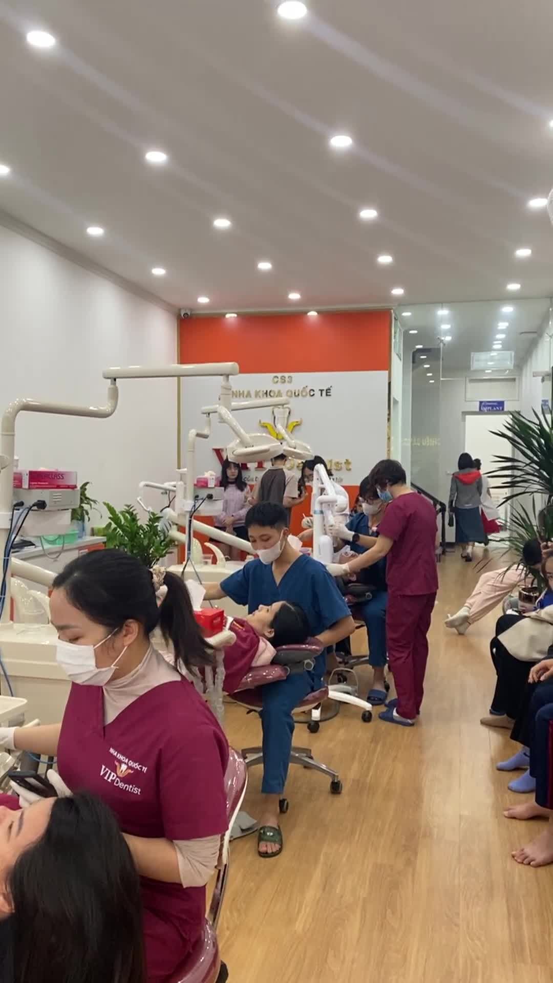 2 CA THÁO NIỀNG TẠI VIP DENTIST VÀO SÁNG THỨ 7