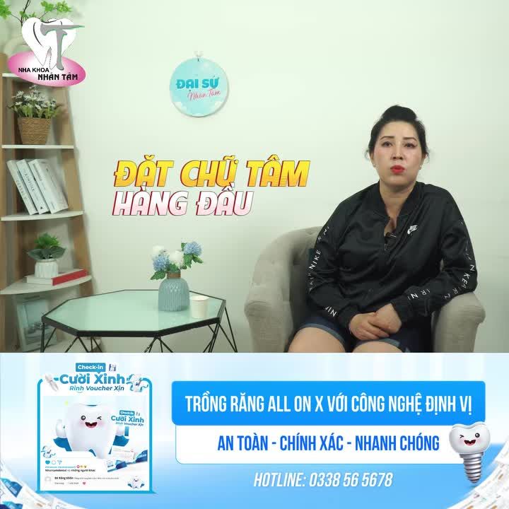 Từ một hàm răng ố vàng, xỉn màu và khá tự ti khi giao tiếp, khách hàng L.LT đã hoàn toàn lột xác với hàm răng sứ trắng sáng, đều đẹp sau khi thực hiện bọc răng sứ tại Nha khoa Nhân Tâm.