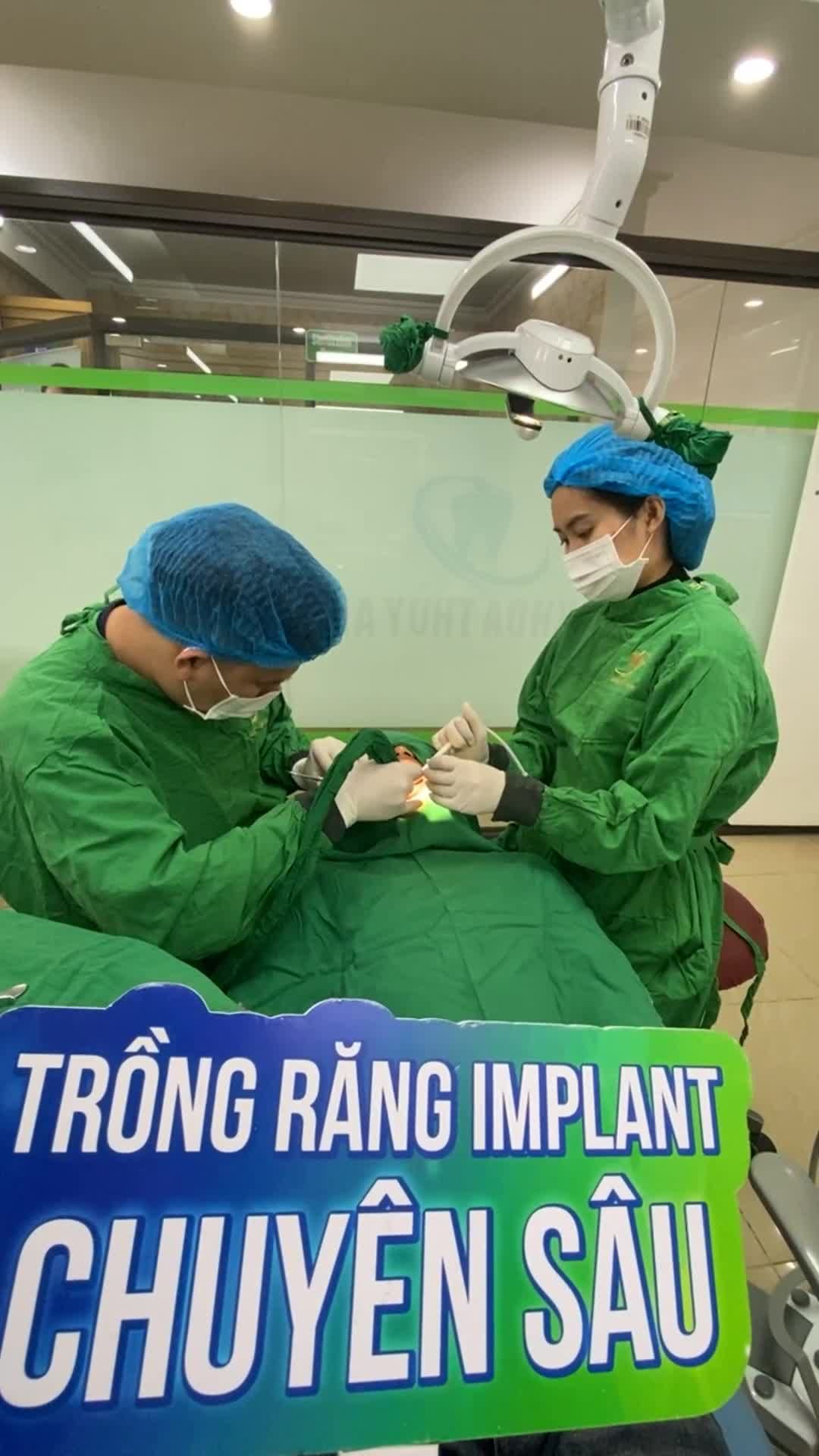 Ca cấy ghép chân răng nhân tạo Implant để khôi phục lại vị trí mất răng 43 cho bạn khách hàng tại cơ sở Phổ Yên