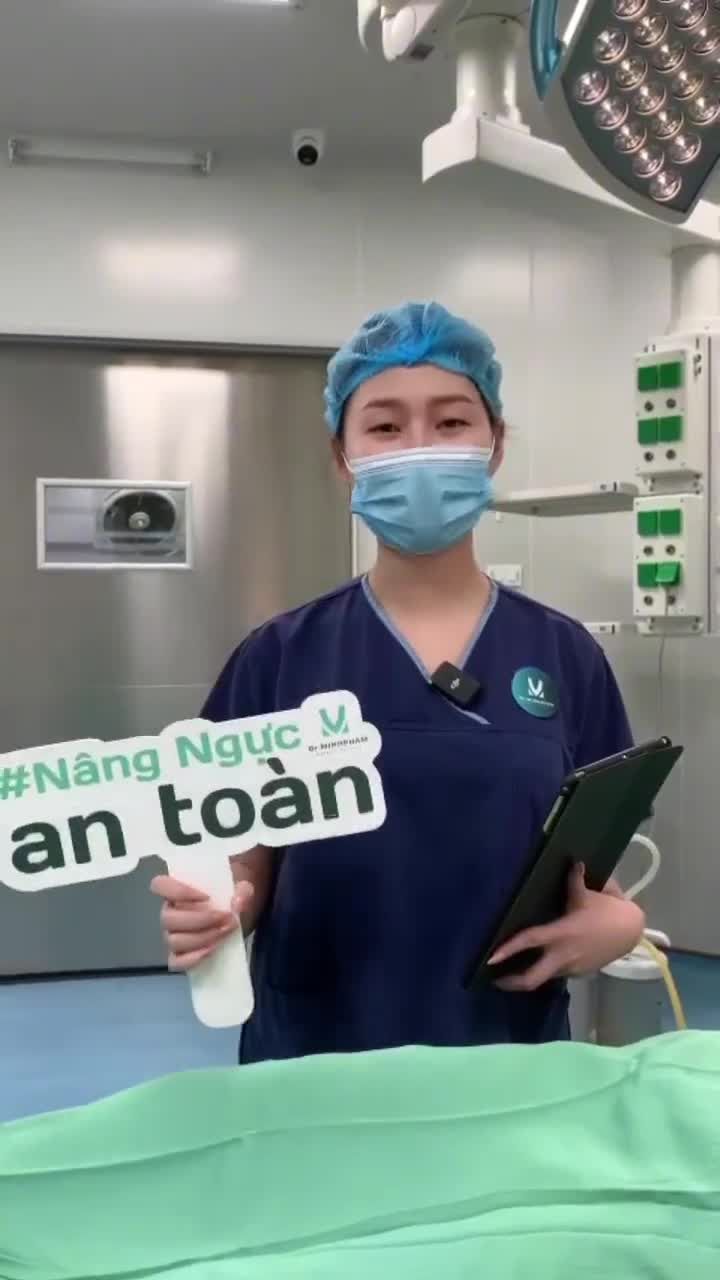 Không lo sẹo xấu với kỹ thuật không khâu da chỉ có tại Dr Minh Phạm. Mời các chị em theo dõi kết quả sau nâng cấp V1 với túi Mentor Xtra.