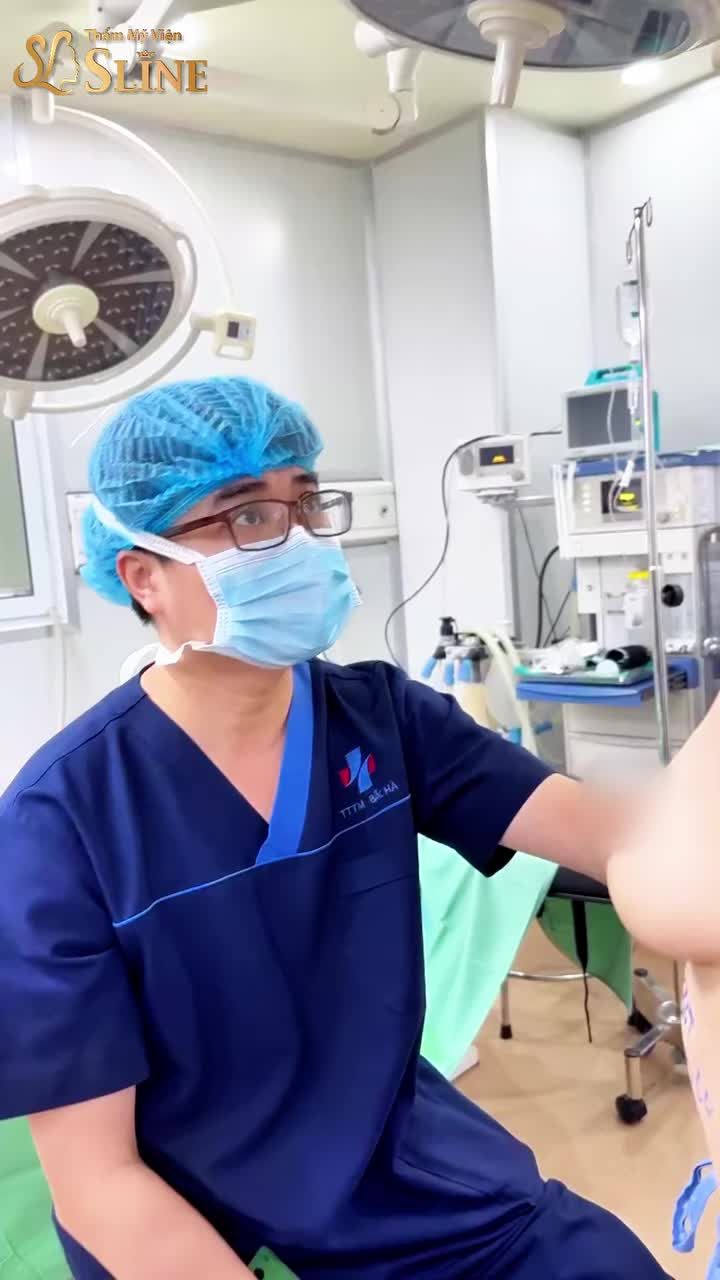 Một ca nâng cấp v1 đặc biệt.Lắng nghe chia sẻ của bác sĩ chuyên môn về ca phẫu thuật này, dựa trên mong muốn của khách hàng bác sĩ sẽ đưa ra phương pháp phù hợp nhất để có một kết quả tốt nhất. . . . . ⁉️ Bạn có háo hức chờ đợi hình ảnh sau khi ca nà