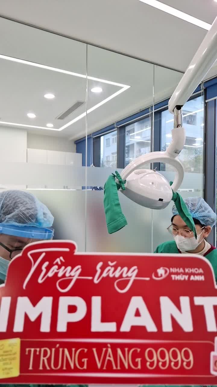 Cận cảnh quá trình trồng răng implant khôi phục vị trí mất răng 16, 17 cho chị Hương tại nha khoa Thùy Anh cơ sở Cầu Giấy