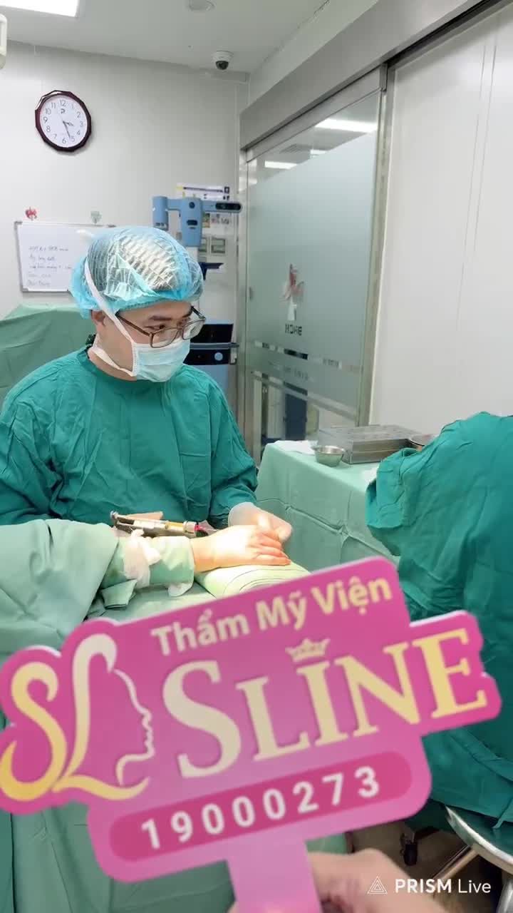 TRẺ HOÁ ĐÔI BÀN TAY