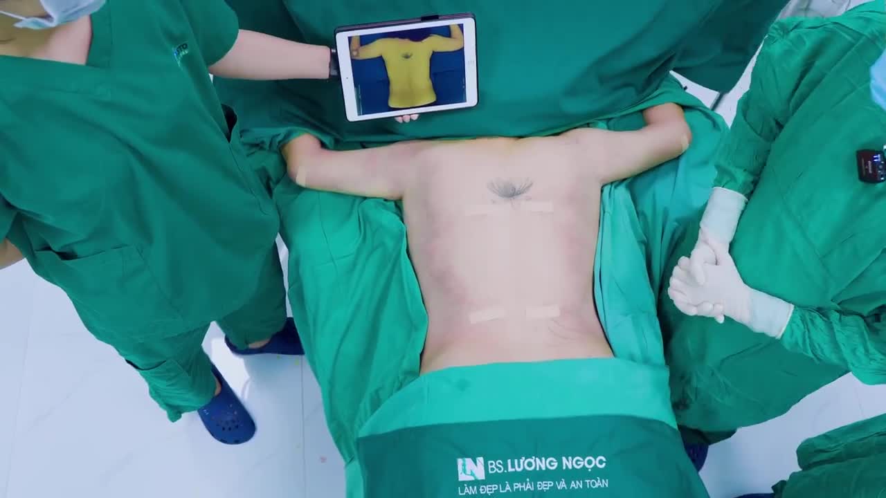 Khách hàng này đã kiên trì ăn kiêng và tập luyện suốt hơn 1 thập kỷ.