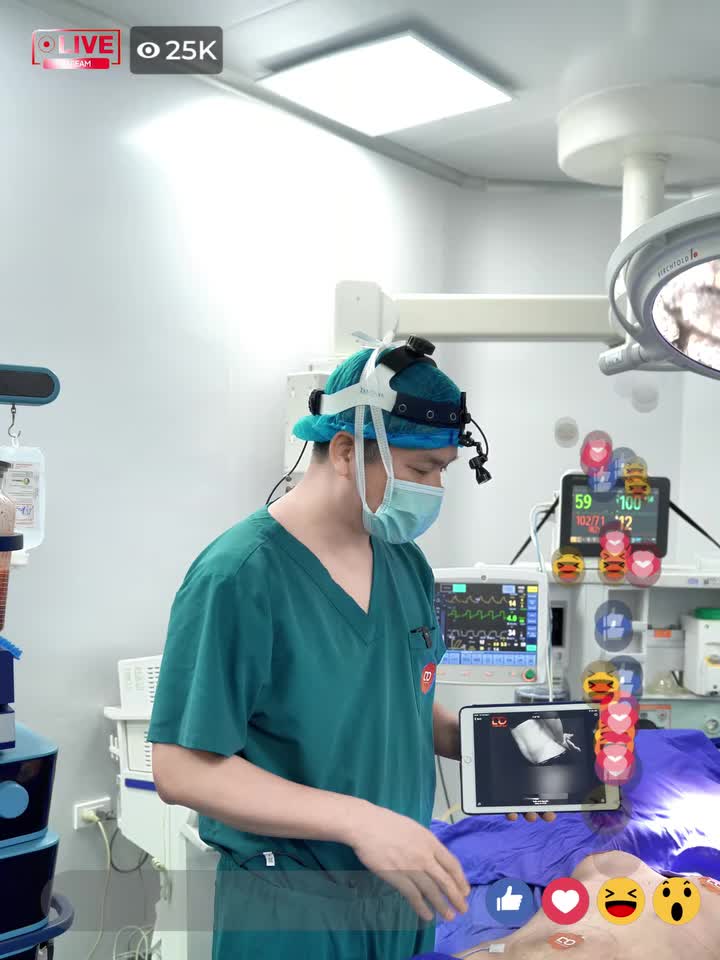 Đột nhập phòng phẫu thuật - Hé lộ kết quả nâng ngực 7 năm & kết quả hút mỡ bụng vừa xong.