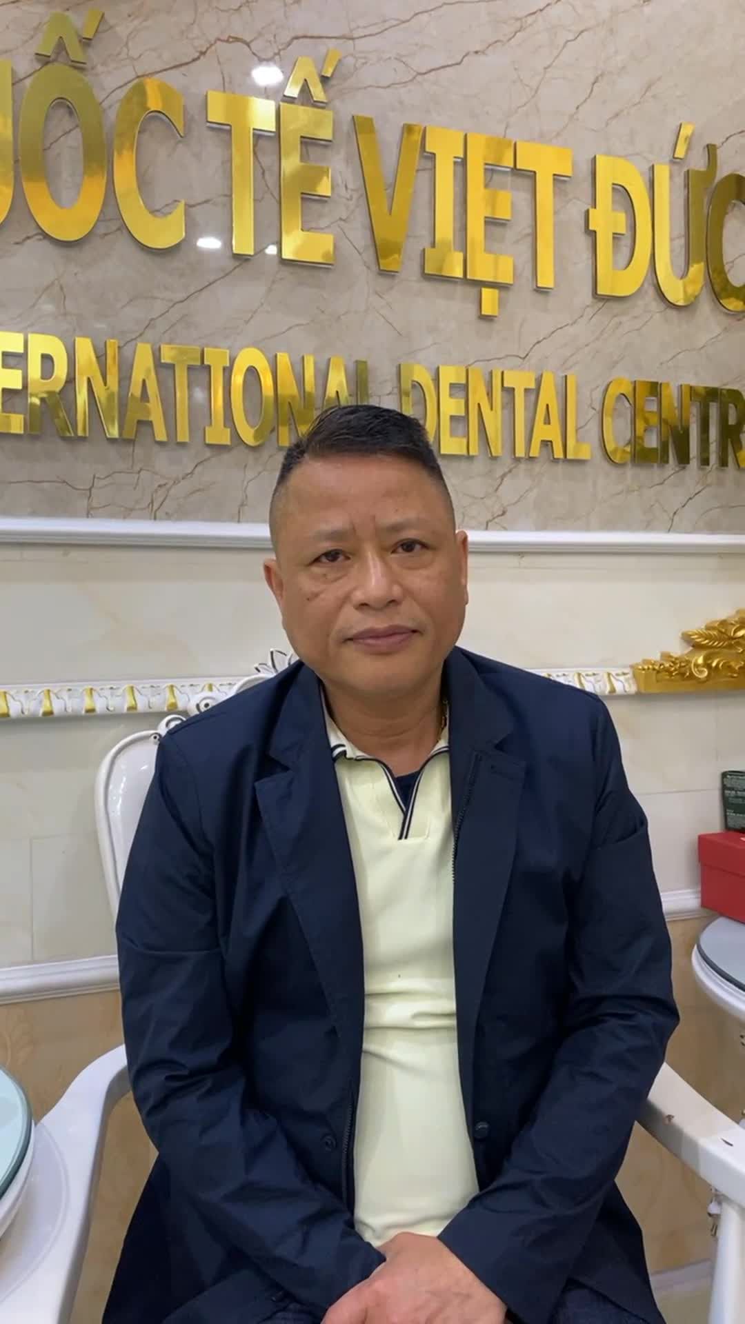 Việt Kiều Séc cấy 4 implant, phục hình 11 đơn vị sứ Cercon trong 5 ngày!