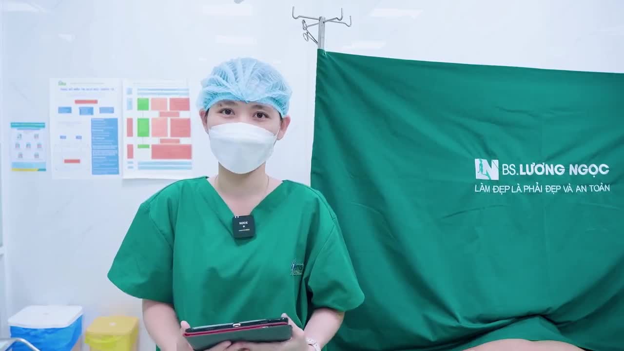  Kết quả sau khi hút mỡ lưng cho một khách hàng có mỡ lưng cuộn dày thành từng ngấn
