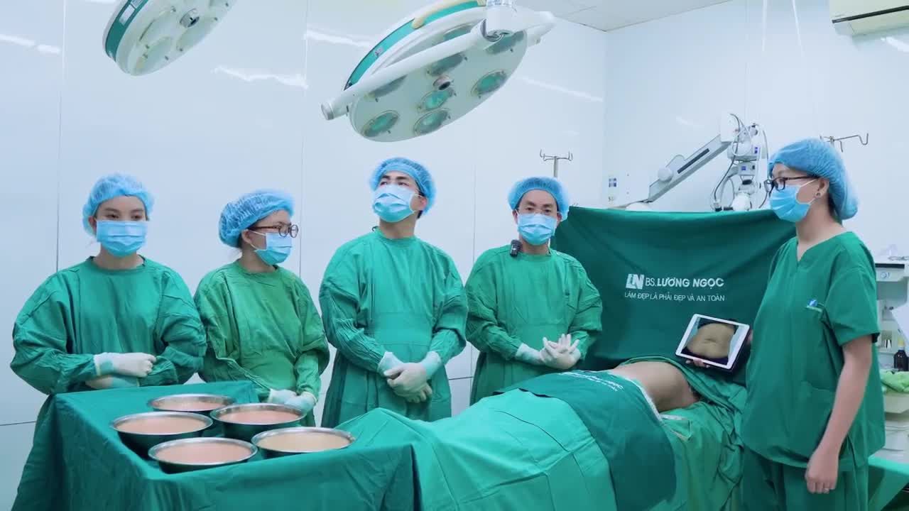 Hút mỡ đã không còn là phương pháp làm đẹp xa lạ. Tuy nhiên, hút mỡ tạo dáng, co hồi da cho chị em có vùng da ở vòng 2 chảy xệ, chùng nhão là một điều tưởng chừng như KHÔNG THỂ NÀO.