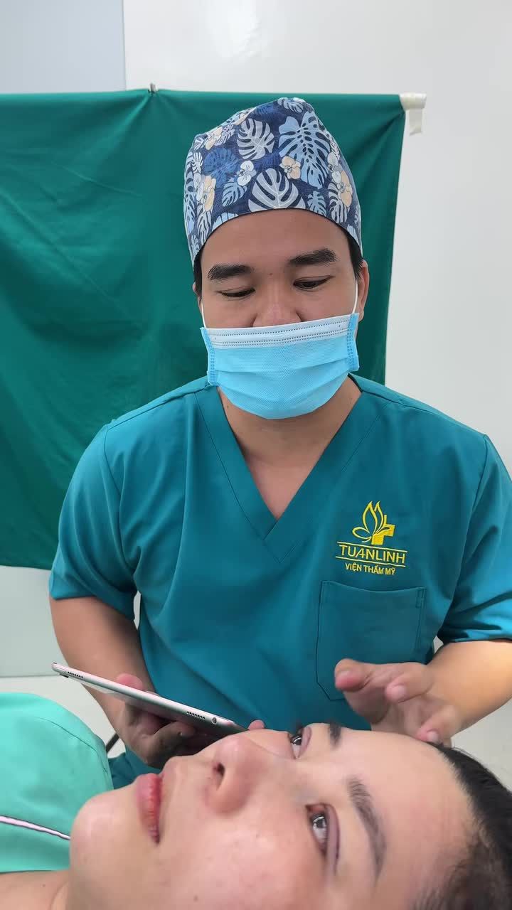 Combo mũi + cằm + mí vừa hoàn thành