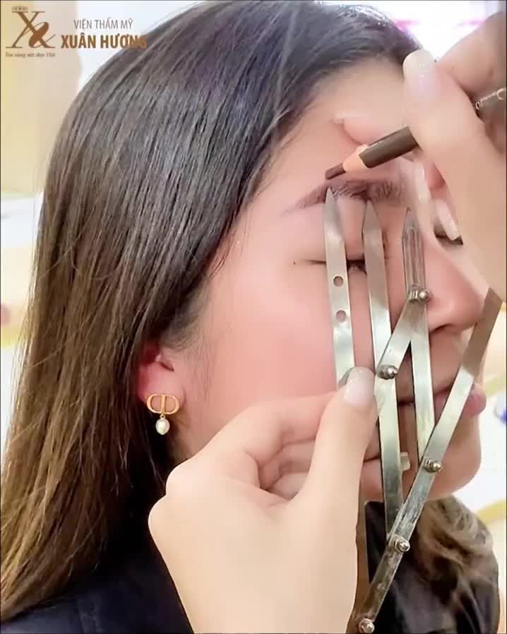 Lông mày thưa – đuôi cụp: Combo "phong ấn nhan sắc" khiến 90% chị em kém sắc không hay biết!