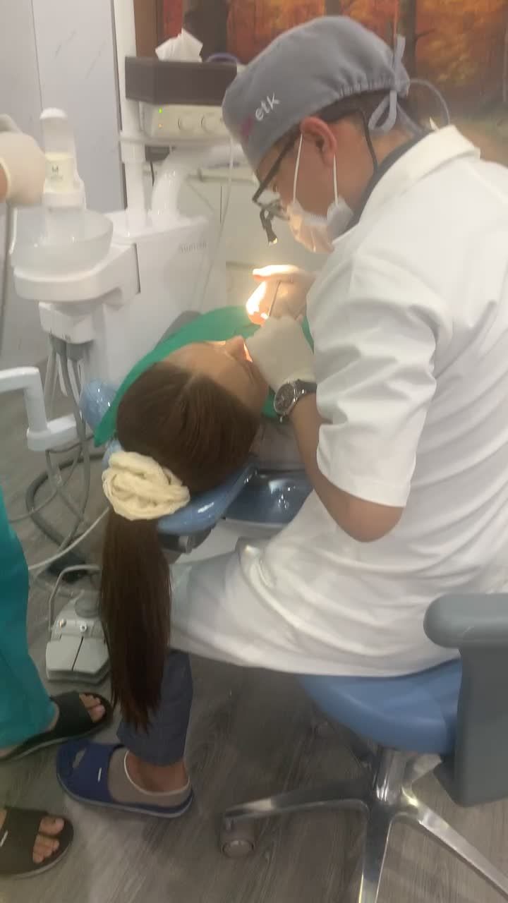 Trực tiếp nhổ răng tại nha khoa quốc tế Việt Pháp - 29 Nguyễn du