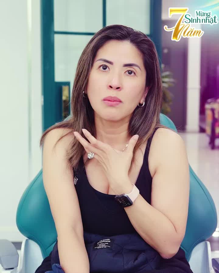 Chị Anh Lê từng là một người phụ nữ luôn ưu tiên cho chồng con, cho gia đình. Rồi một ngày nhìn lại — chị thấy mình già hơn tuổi, vì đã bỏ quên chính mình quá lâu.