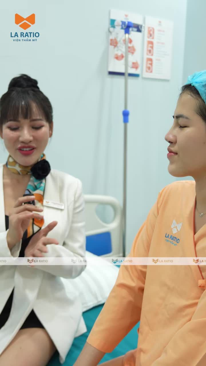 Từ giờ "hết sợ camera sau", lời chia sẻ chân tình của chị khách xinh đẹp vừa nâng mũi tại La Ratio xong, cả nhà iu chấm cho chiếc mũi này bao nhiêu điểm đây