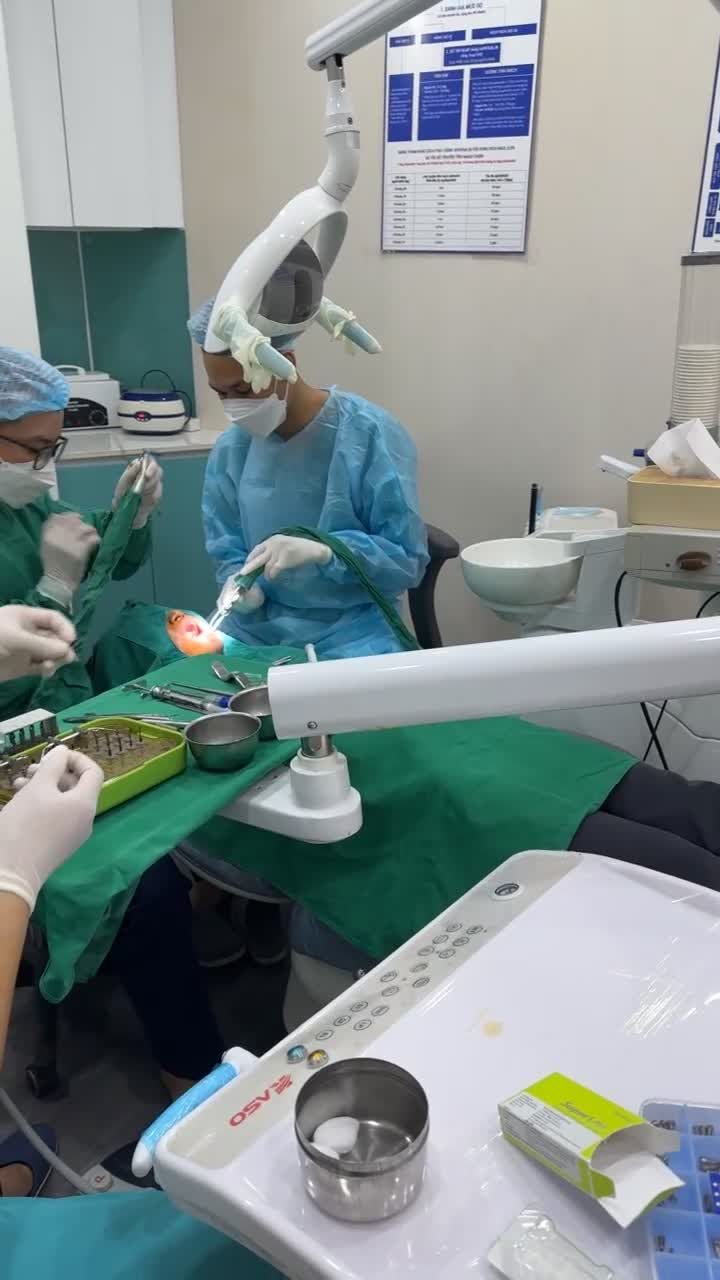 Ca trồng răng Implant chiều thứ 7 tại chi nhánh Trần Duy Hưng