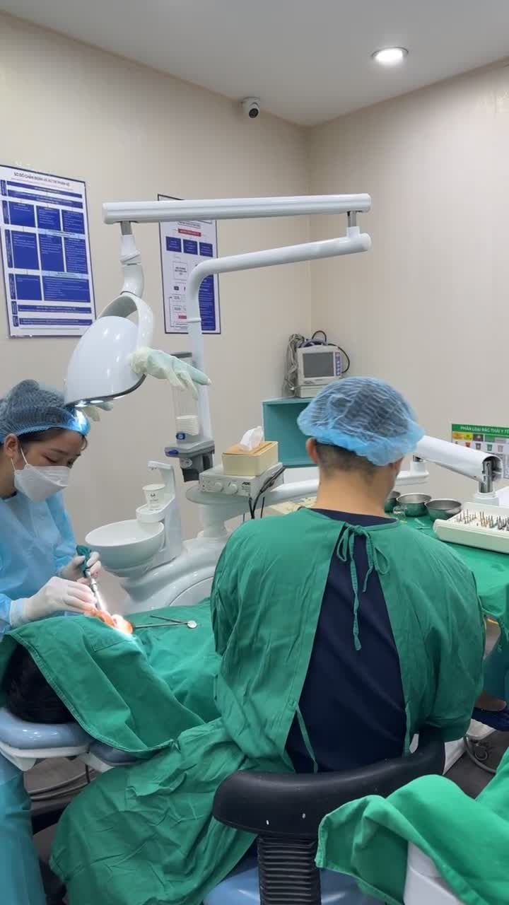 Ca trồng răng Implant cho khách hàng mất răng 4-7 lâu ngày
