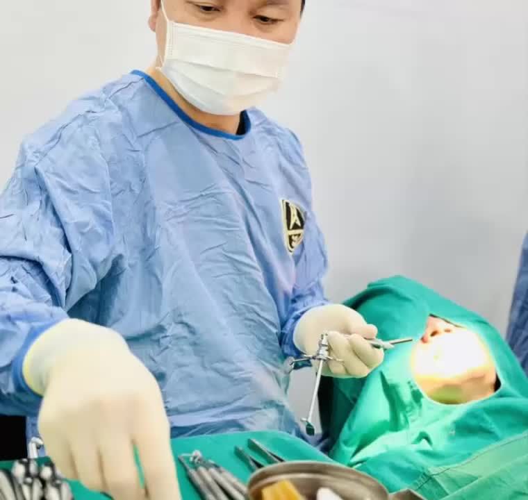Nha khoa Phương Anh – Giải pháp Implant chuẩn quốc tế, khôi phục nụ cười tự tin!