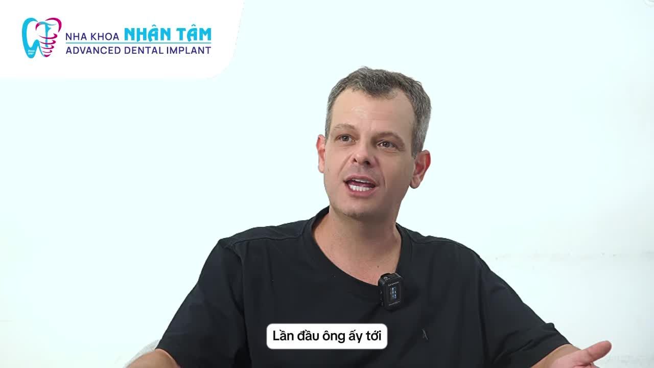 “TÔI VÀ BỐ RẤT MỪNG KHI CÓ NỤ CƯỜI MỚI TOẢ SÁNG NHƯ TOM CRUISE”