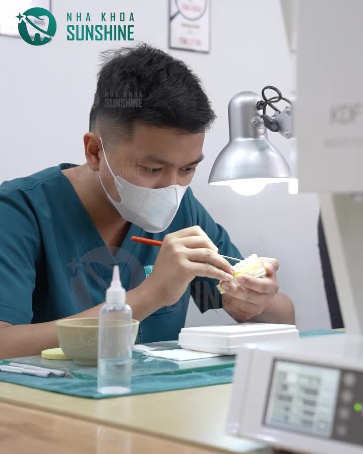 CẬN CẢNH QUY TRÌNH LẮP RĂNG SỨ CHÂN THẬT NHẤT