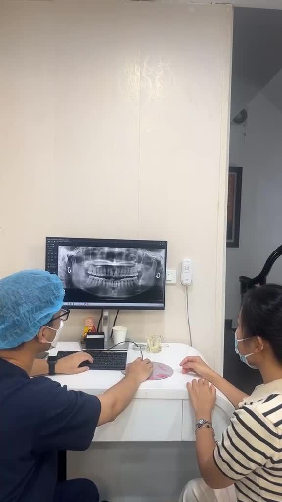 Ca nhổ răng khôn cuối trước kì nghỉ Lễ