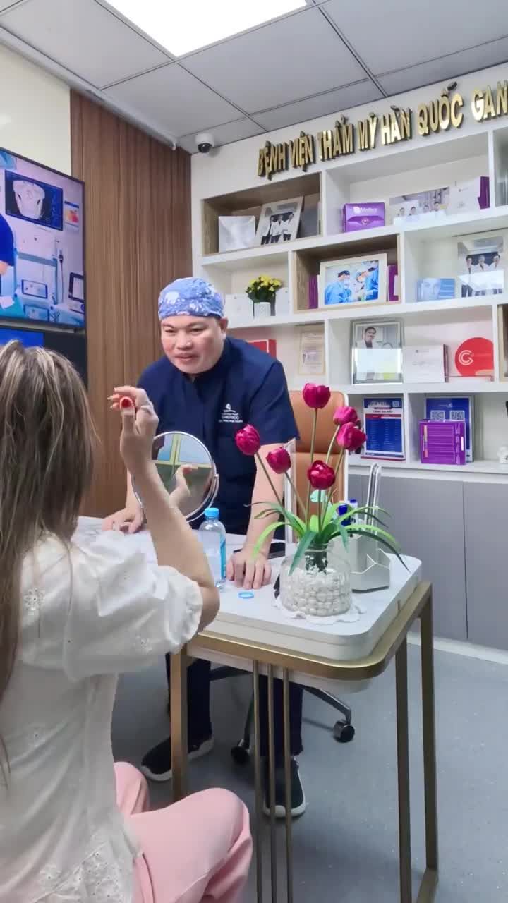 CHỊ L.M. CHIA SẺ TRẢI NGHIỆM TƯ VẤN CĂNG DA MẶT VỚI ĐỘN THÁI DƯƠNG TẠI BỆNH VIỆN THẨM MỸ GANGWHOO – BÁC SĨ CƯỜNG TƯ VẤN NHIỆT TÌNH, GIÚP CHỊ HIỂU RÕ PHƯƠNG PHÁP TRẺ HÓA AN TOÀN!
