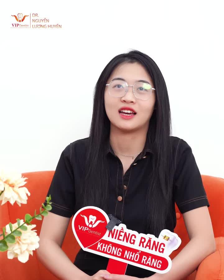 Trước đây bạn Hoà  gặp tình trạng thiếu 2 răng hàm dưới bẩm sinh.