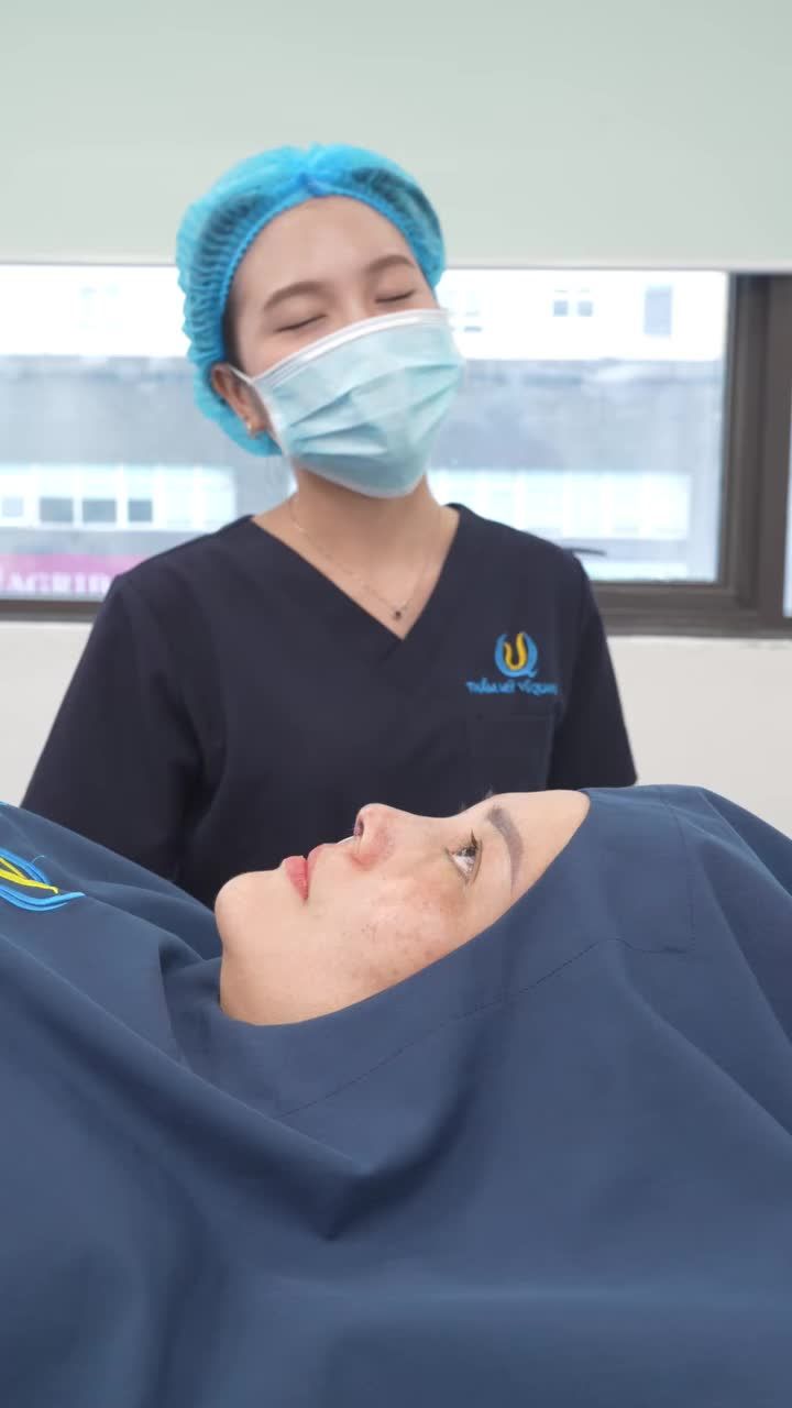 Kết quả ngay sau khi làm của khách hàng Lào Cai đến với thẩm mỹ Vũ Quang thực hiện sửa mũi cấu trúc softline