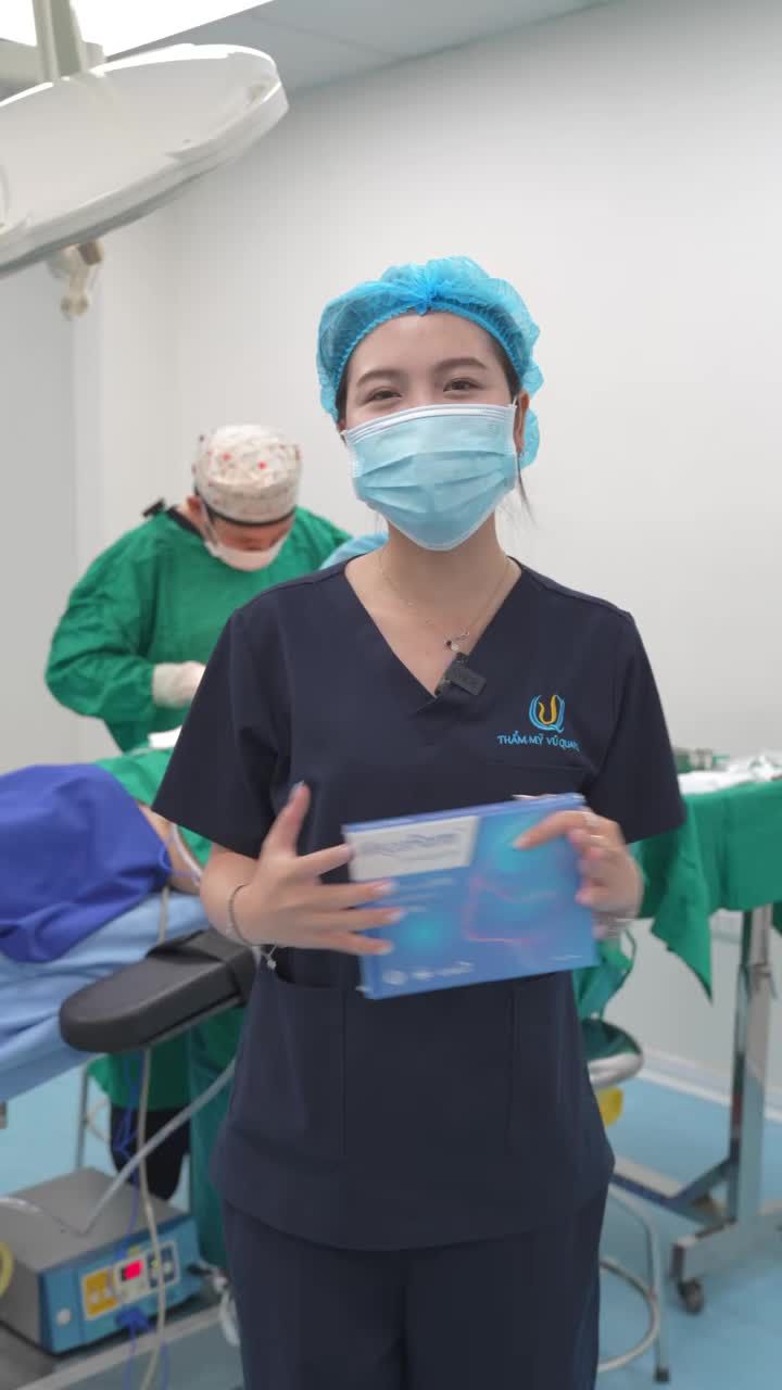 Bóc sụn nguyên đai nguyên kiện cho chị đẹp vượt bão đi làm đẹp tại thẩm mỹ Vũ Quang.