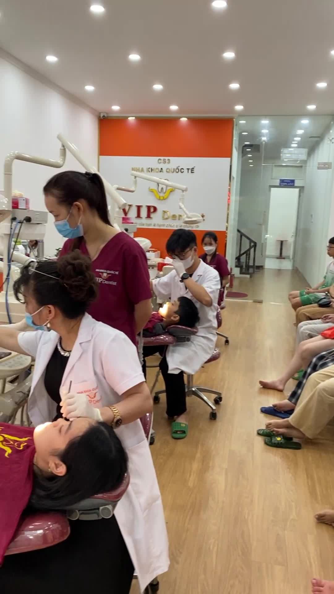 THÁO NIỀNG ĐÓN NỤ CƯỜI TUỔI 17