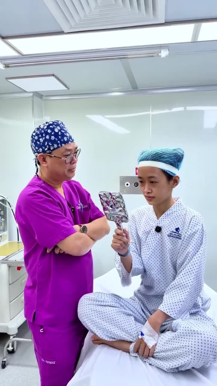 Cùng lắng nghe bác sĩ Gangwhoo phân tích và tư vấn chi tiết trước khi tiến hành dịch vụ nhé!