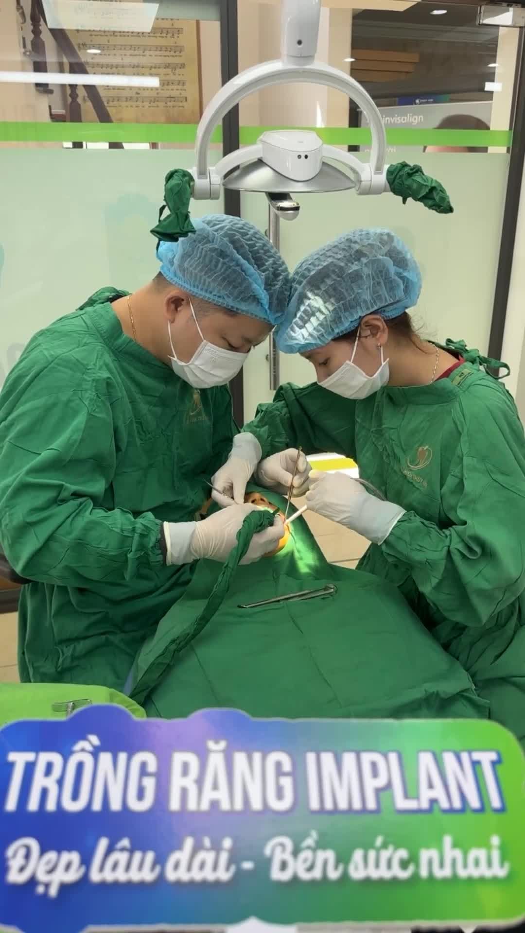 Ca cấy ghép chân răng nhân tạo Implant để khôi phục lại vị trí mất răng 16; 36 cho khách hàng