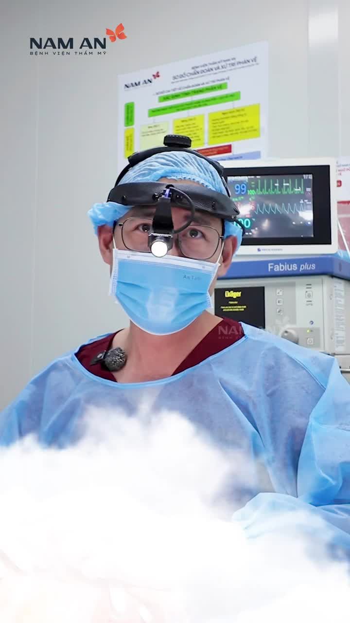 Bác sĩ Khải có làm được mũi nam thần không ta?