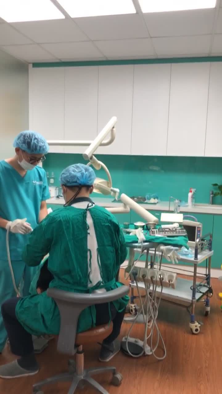 Ca trồng răng Implant thứ 5 trong buổi sáng tại Trần Đăng Ninh