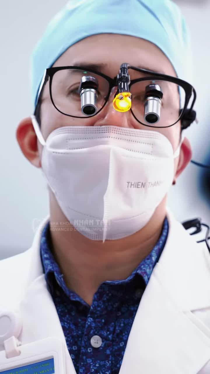 DÁN SỨ VENEERS – GIÚP RĂNG SÁNG ĐỀU, ĐẸP TỰ NHIÊN