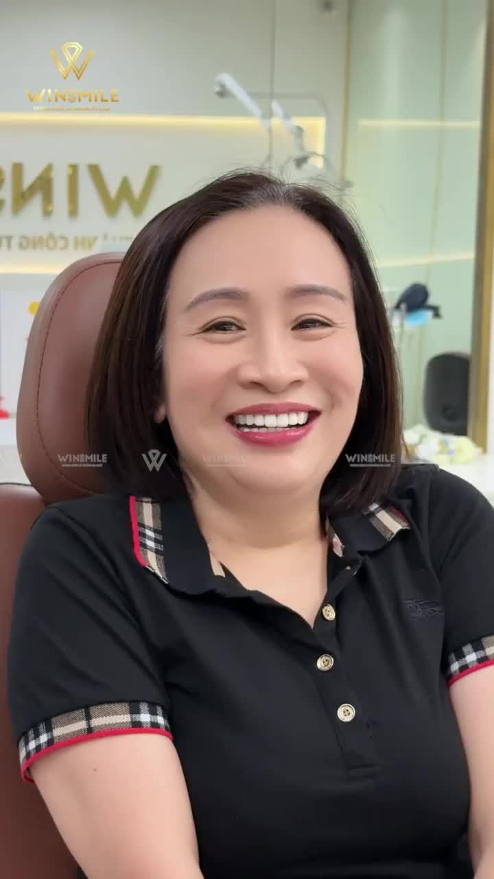 Có những nụ cười từng giấu kín cả thanh xuân, như cách chị Bích suốt nhiều năm luôn né ống kính vì hàm răng nhiễm tetracycline nặng.