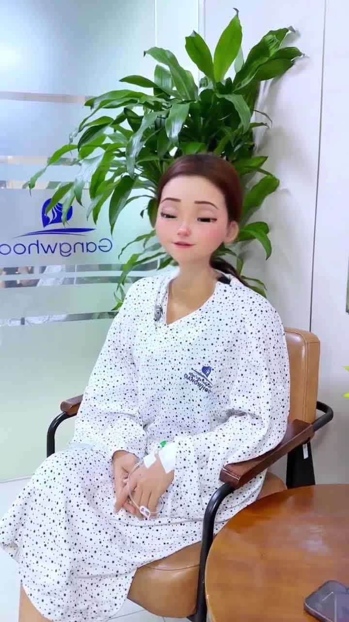 Là người thường xuyên xuất hiện trước ống kính và giao tiếp với khách hàng, chị KOL của chúng ta luôn ý thức được rằng ngoại hình chỉn chu chính là lợi thế và là “thế mạnh” quan trọng trong công việc.