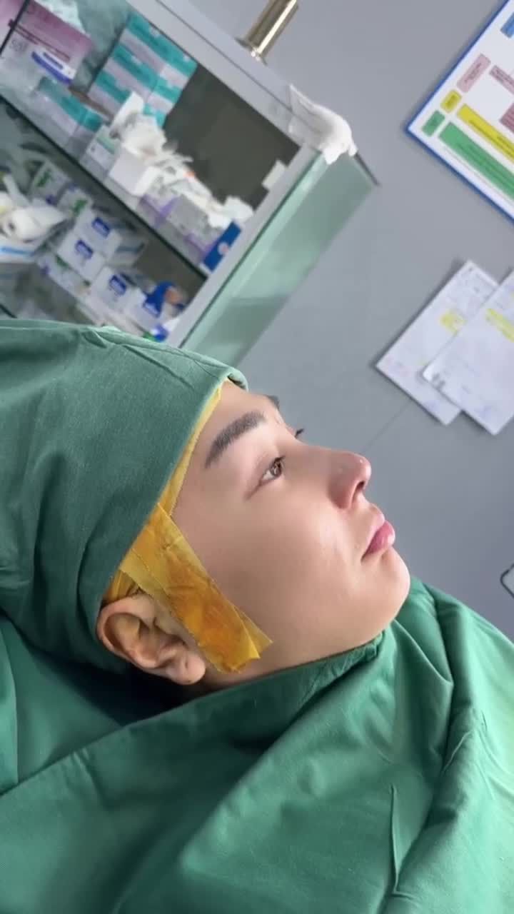 KHÁCH HÀNG NAM ĐẾN TỪ NHẬT BẢN SỞ HỮU DÁNG MŨI ƯNG Ý CHỈ SAU 60 PHÚT