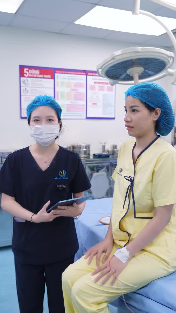 Kết quả mũi của cặp song sinh, người chị gái có sự thay đổi mới như thế nào?