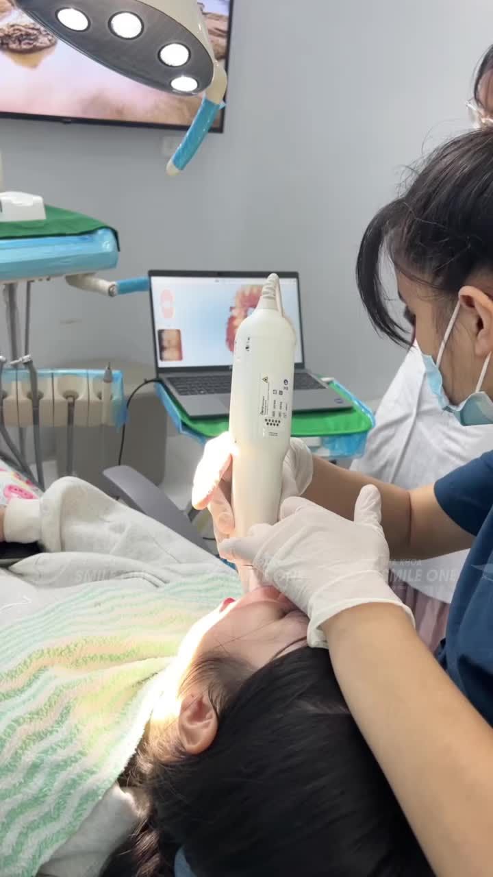 Quyết đoán là gì? Là hôm qua đăng ký tới "Ngày hội niềng răng xem trước kết quả", hôm nay tới khám, scan răng và chốt gắn mắc cài, niềng răng luôn này!