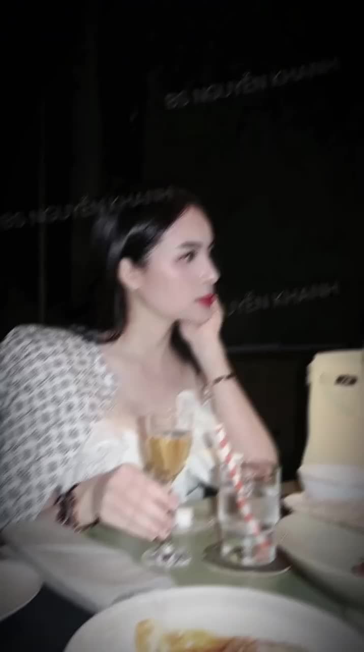 Mới ba tuần đã lung linh, Chờ thêm ít nữa mũi xinh hơn nhiều.