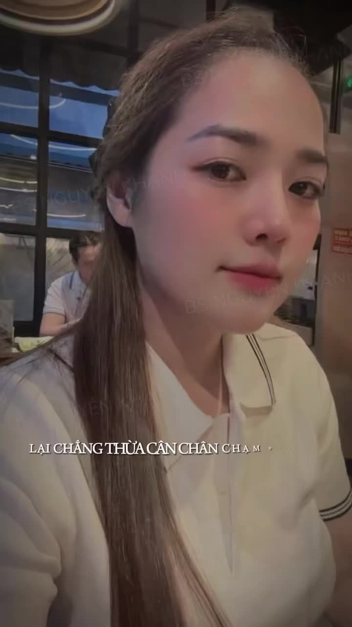 Nàng khách sau 11 tháng nâng mũi lót sụn, cà gồ và dựng trụ tại Charming gửi ảnh về mà cả team ngắm hoài không chán.