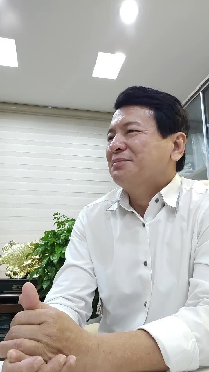 9 năm trước, cô khách đã “lột xác” nhờ căng da mặt thành công.