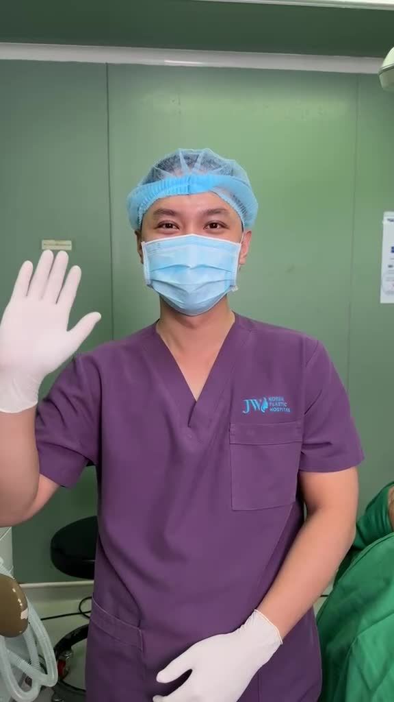 U60 Sài Gòn sở hữu đôi mắt tươi sáng, trẻ trung NHƯ GÁI 18 ngay trên bàn phẫu thuật với COMBO TRẺ HÓA MẮT tại JW