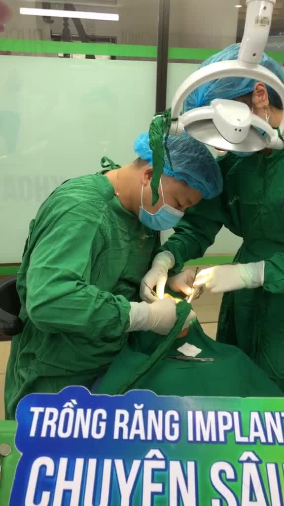 Ca cấy ghép chân răng nhân tạo Implant khôi phục lại vị trí mất răng 37 cho khách hàng