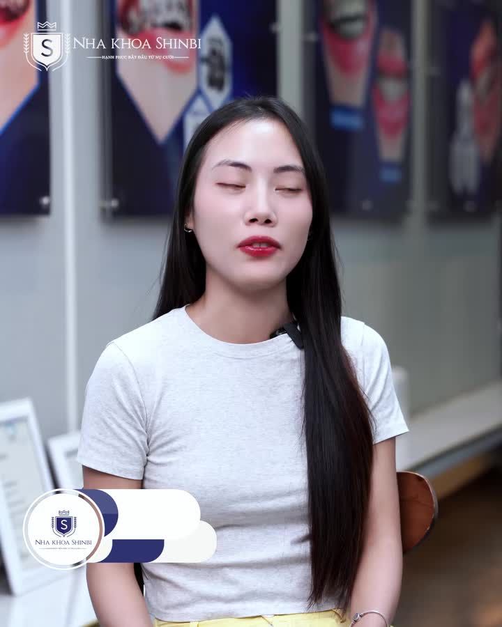 Ngày chị Hải Yến đến Shinbi, nụ cười của chị luôn kèm chút ngại ngùng Bởi răng khấp khểnh, lệch hàm, khớp cắn không đều… khiến chị ít khi dám cười trọn vẹn.