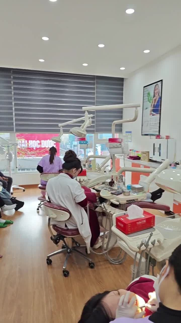 THÁO NIỀNG CHO BẠN NỮ KHỚP CẮN SÂU, RĂNG HÔ NẶNG