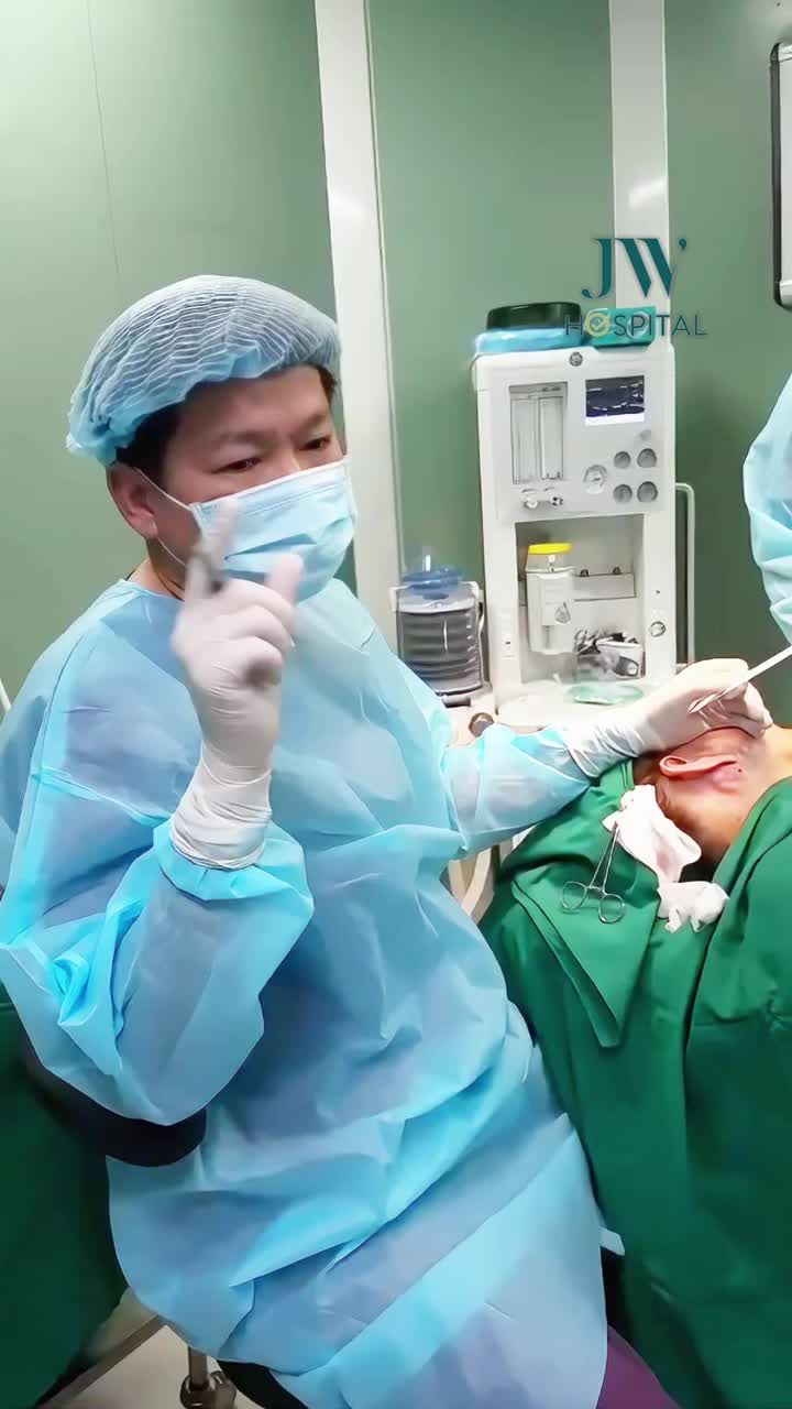 BÁC SĨ TÚ DUNG CHỈ ĐIỂM SAI LẦM KHI CĂNG DA MẶT NHIỀU CHỊ EM GẶP PHẢI