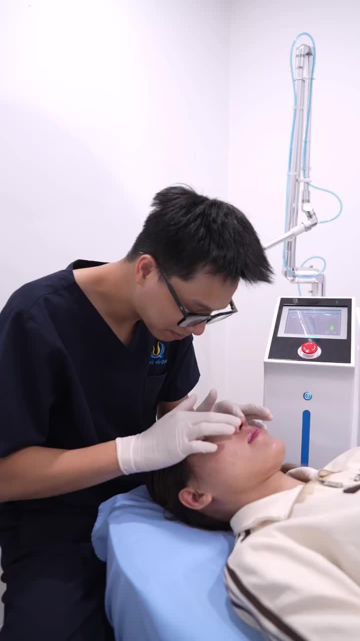 Cuối tuần tại cơ sở Thẩm Mỹ Vũ Quang
